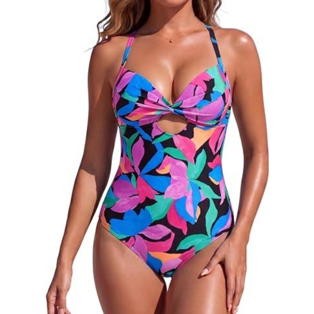 RELLECIGA Swimwear One Piece Molded Cups Women's Size Medium Colorful Leaves